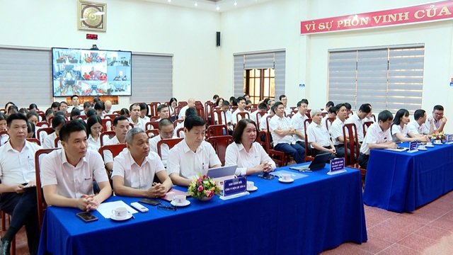 Tin truyền hình: Quán triệt Quy định thi hành Điều lệ Đảng và tuyên truyền kết quả bầu cử